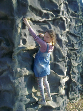 Wspinaczka na skałkach w Parku Nadodrzańskim - mała alpiniska