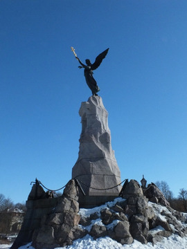 Rusałka. Pomnik upamiętniający zatonięcie okrętu wojennego w 1893 roku, ze 177 rosyjskimi marynarzami na pokładzie