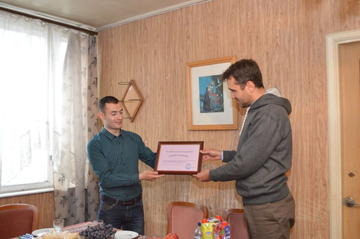 partner NGO director Artak gives a -thank you- note to ADRA Armenia Director for the project