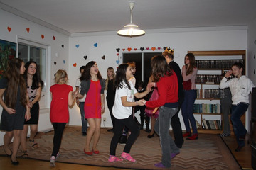 14 lutego samorząd dziecięcy z okazji Dnia Zakochanych zorganizował w naszym klubie zabawę walentynkową.