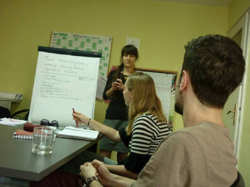 Po weekendzie w Belgradzie, w biurze VCS ostro zabraliśmy się do pracy. Na organizowanych przeze mnie warsztatach o zarządzaniu z czasem pojawili się lokalni oraz zagraniczni wolontariusze oraz przygotowujący się do sesji studenci. W Macedonii egzaminy na