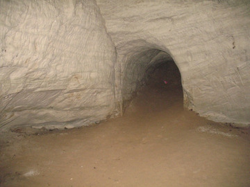 Jaskinie w Helme