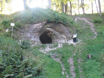Jaskinie w Helme
