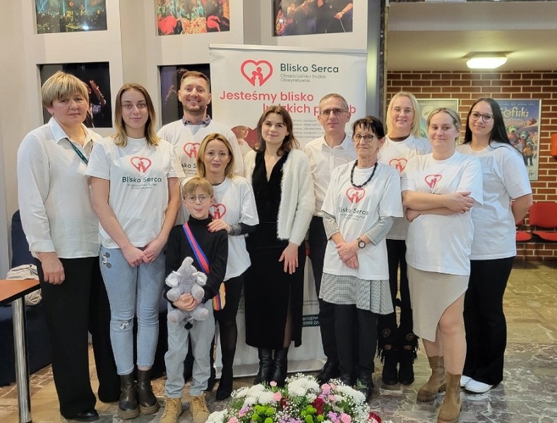 Wolontariusze Chrześcijańskiej Służby Charytatywnej podczas koncertu charytatywnego