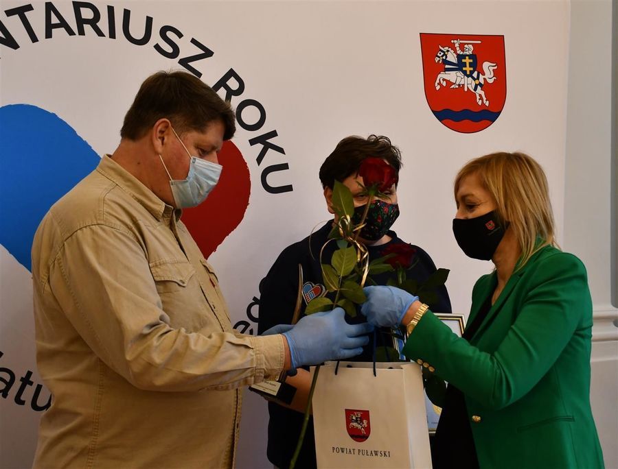 WOLONTARIUSZ ROKU 2020 Powiatu Puławskiego - nagroda Starosty